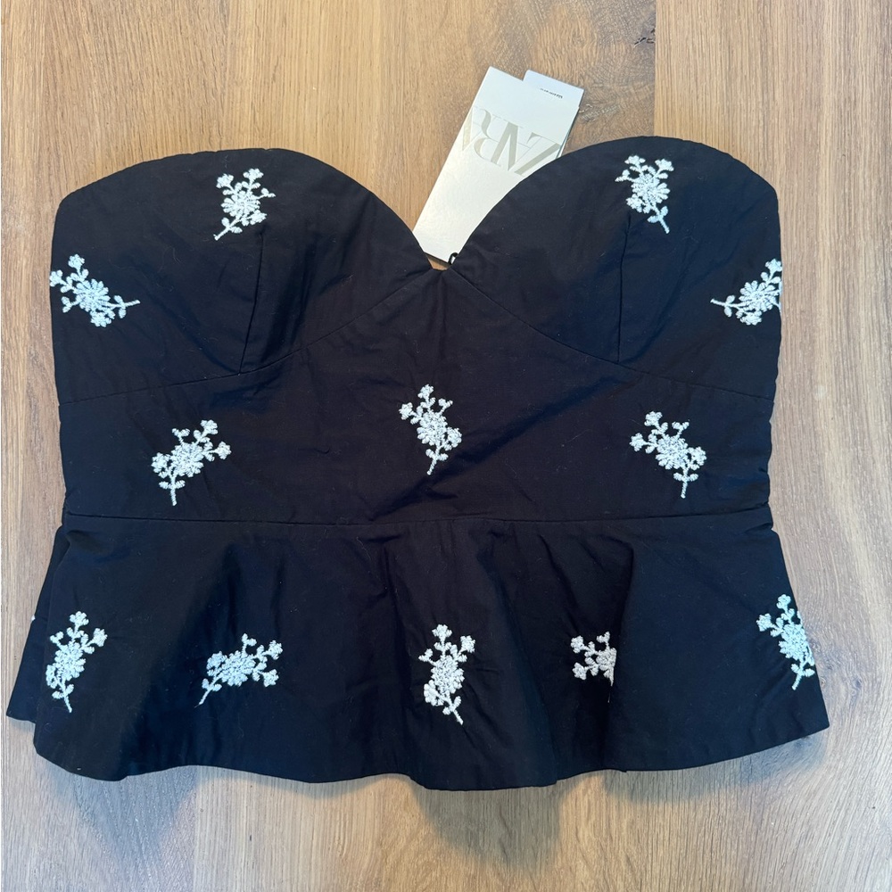 Zara Embroidered Top. Size L. Black. New with tags.
